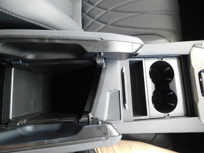 2025 LDV D90 Executive