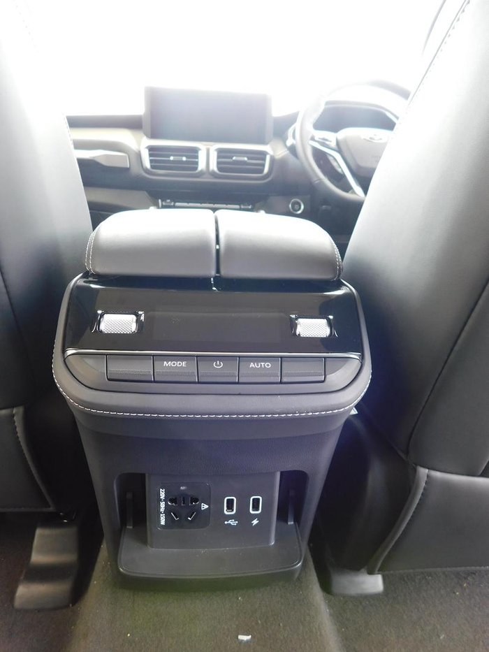 2025 LDV D90 Executive