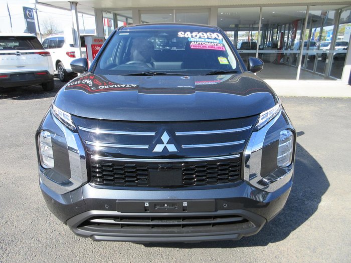 2025 Mitsubishi Outlander ES