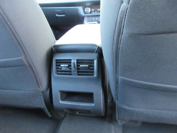 2025 Mitsubishi Outlander ES