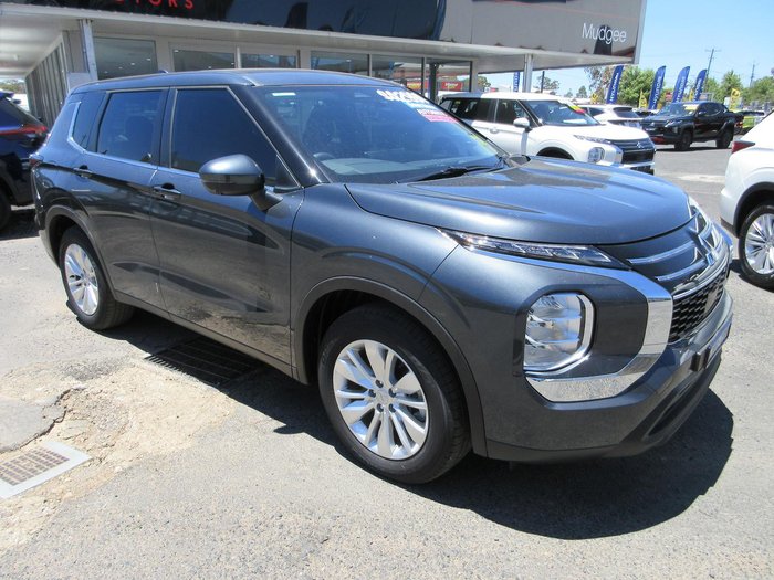 2025 Mitsubishi Outlander ES