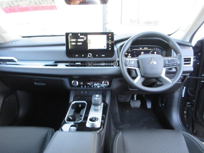 2025 Mitsubishi Outlander ES