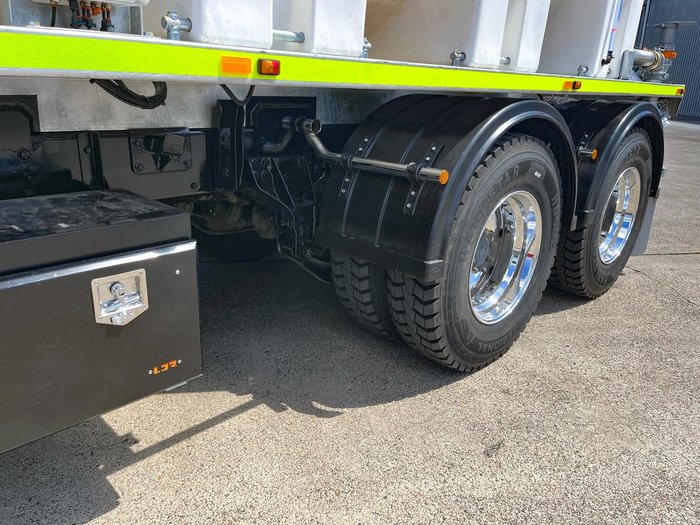 2012 Iveco Acco Tti 13,000L Water Truck Great Condition White