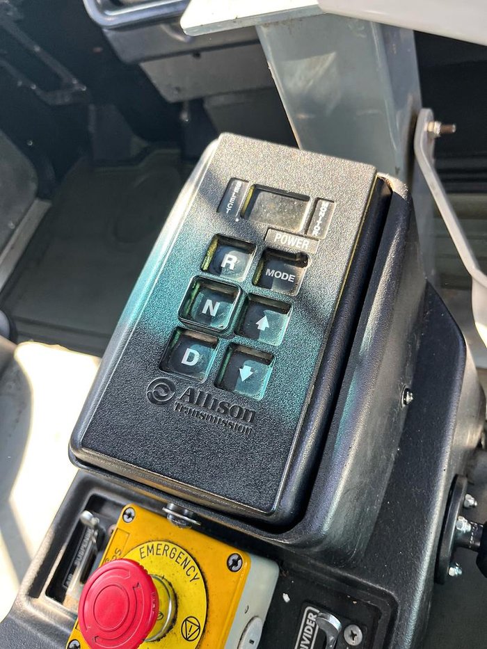 2013 Iveco Acco Tti 15,000L Water Truck Great Condition White