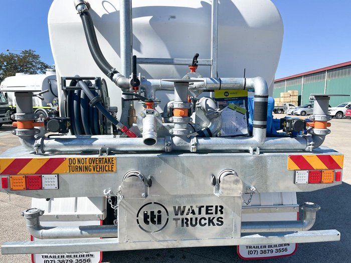 2014 Iveco Acco Tti 13,000L Water Truck Great Condition White