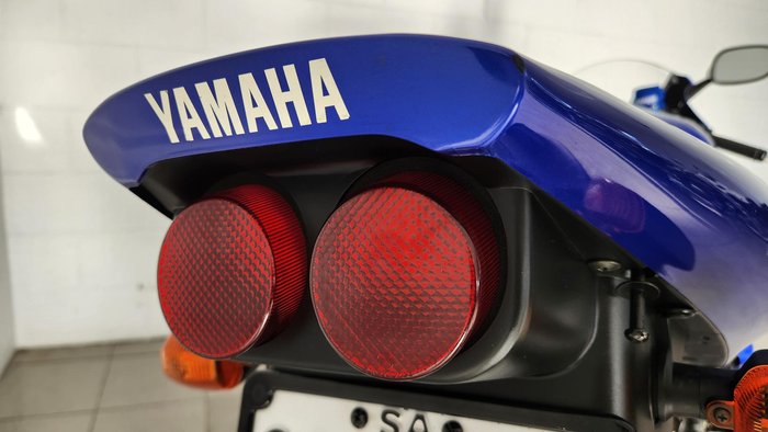 1998 Yamaha YZF-R1 R1 Blue
