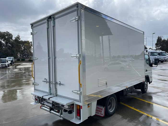 2025 Fuso Canter 515 515 Wide Cab WHITE