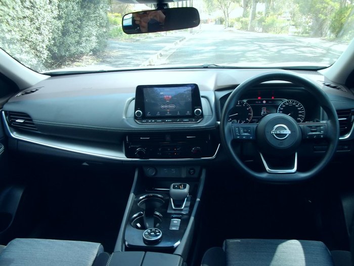 2024 Nissan X-TRAIL ST