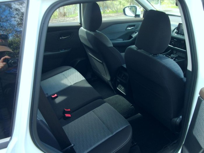 2024 Nissan X-TRAIL ST