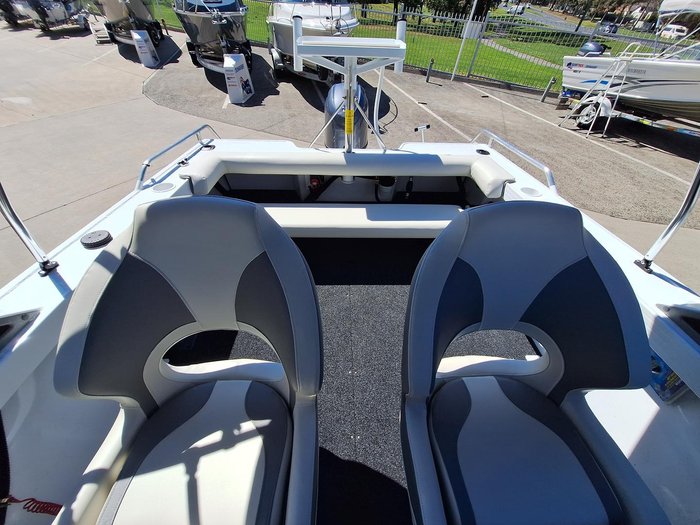 2025 QUINTREX 430 Fishabout Pro