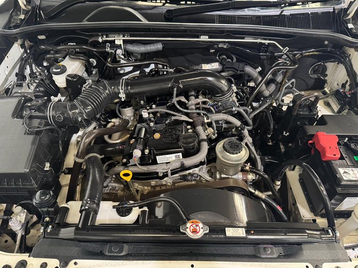 2019 Toyota Hilux Workmate TGN121R 4x2 Glacier White