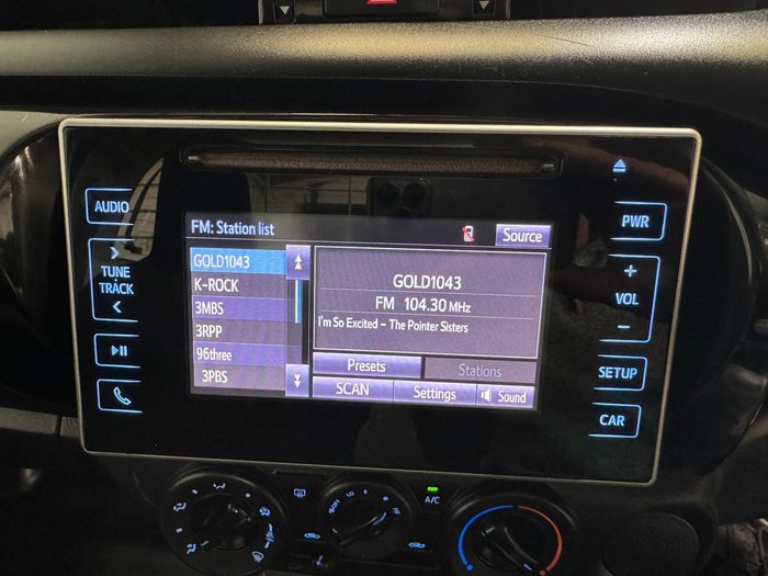 2019 Toyota Hilux Workmate TGN121R 4x2 Glacier White