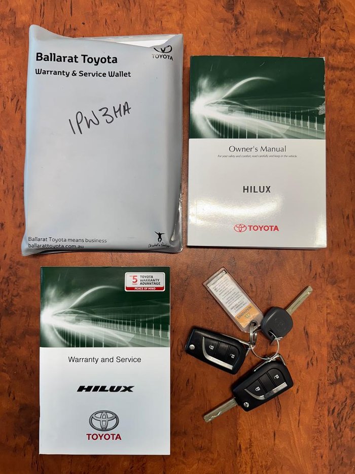 2019 Toyota Hilux Workmate TGN121R 4x2 Glacier White