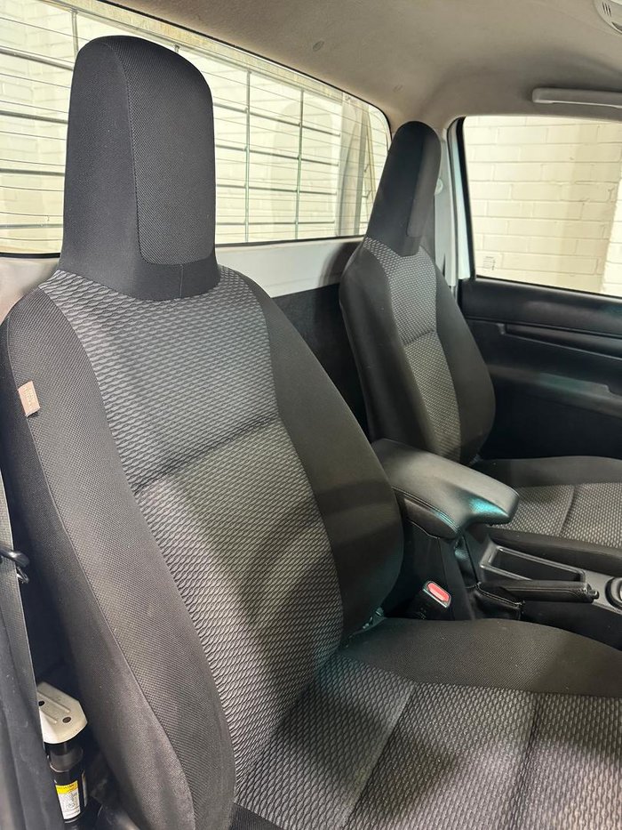 2019 Toyota Hilux Workmate TGN121R 4x2 Glacier White