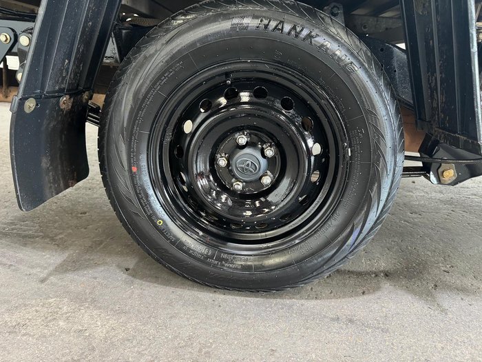 2019 Toyota Hilux Workmate TGN121R 4x2 Glacier White