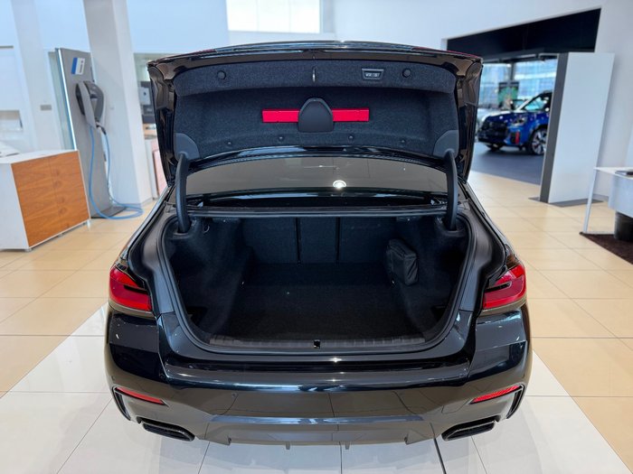 2022 BMW 5 Series M550i xDrive