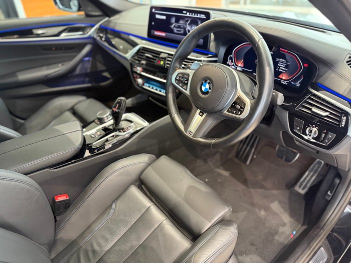 2022 BMW 5 Series M550i xDrive