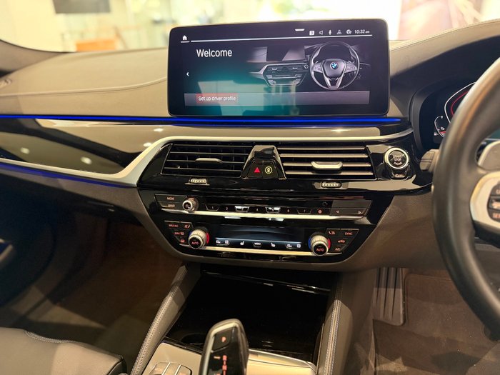 2022 BMW 5 Series M550i xDrive