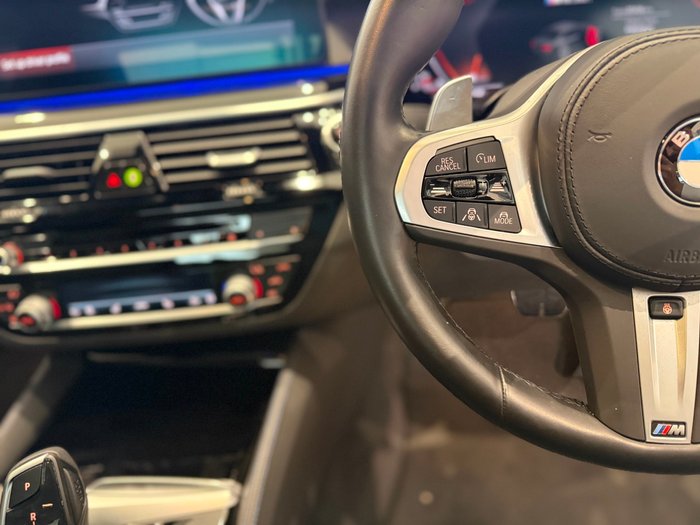2022 BMW 5 Series M550i xDrive