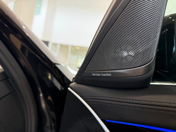 2022 BMW 5 Series M550i xDrive