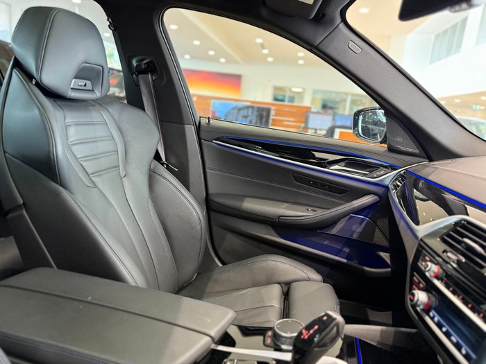 2022 BMW 5 Series M550i xDrive