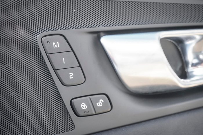 2023 Volvo XC60 Recharge Plus T8 Plug-In Hybrid