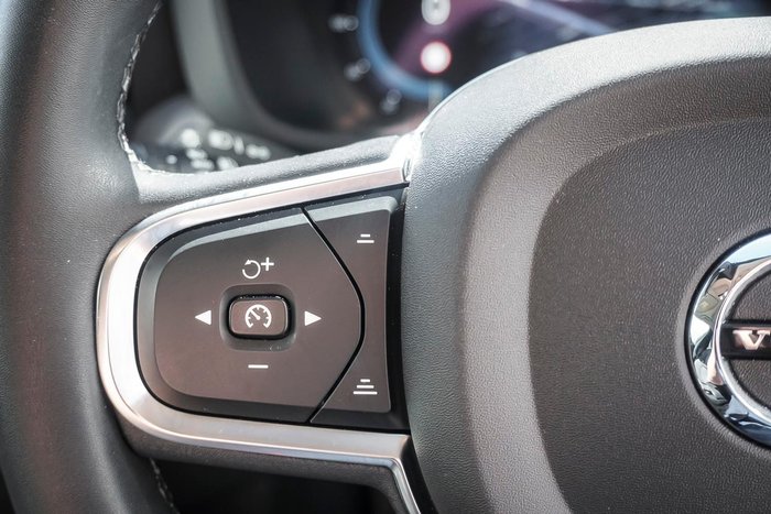 2023 Volvo XC60 Recharge Plus T8 Plug-In Hybrid