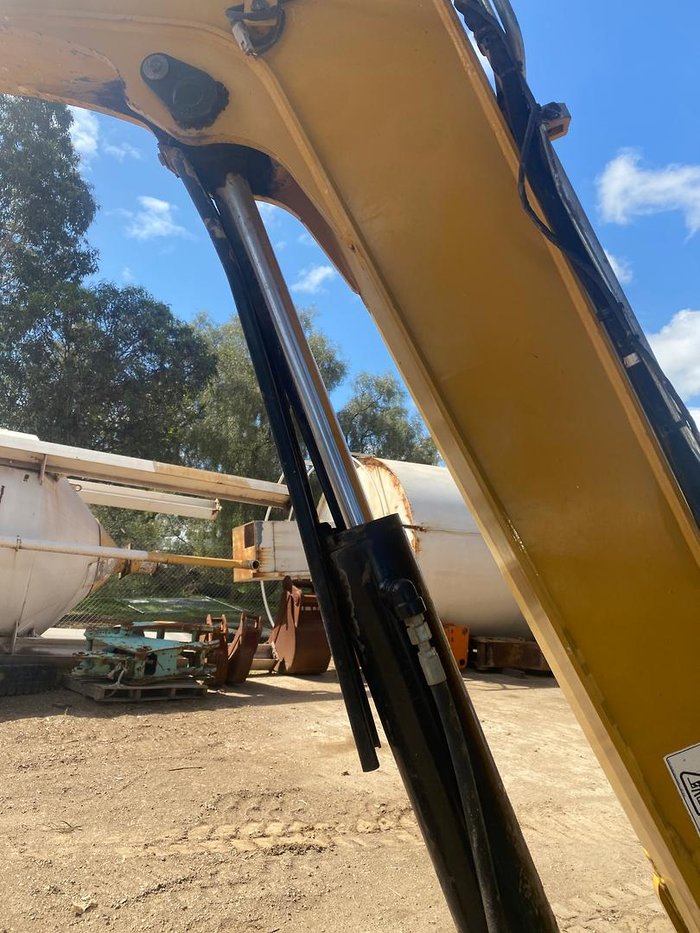 2015 Caterpillar 305.5E2cr
