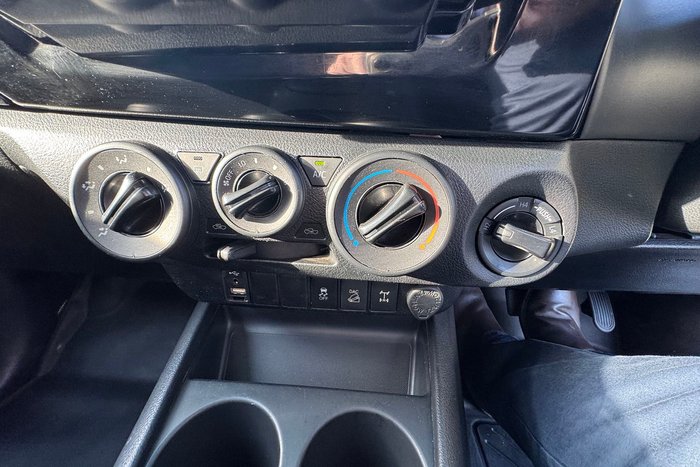 2019 Toyota Hilux SR