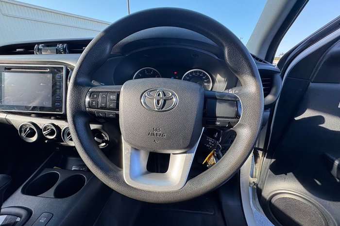 2019 Toyota Hilux SR