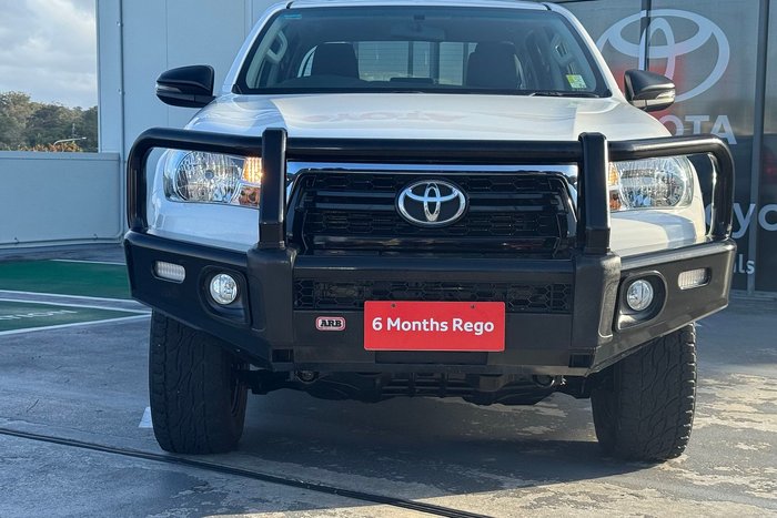 2019 Toyota Hilux SR