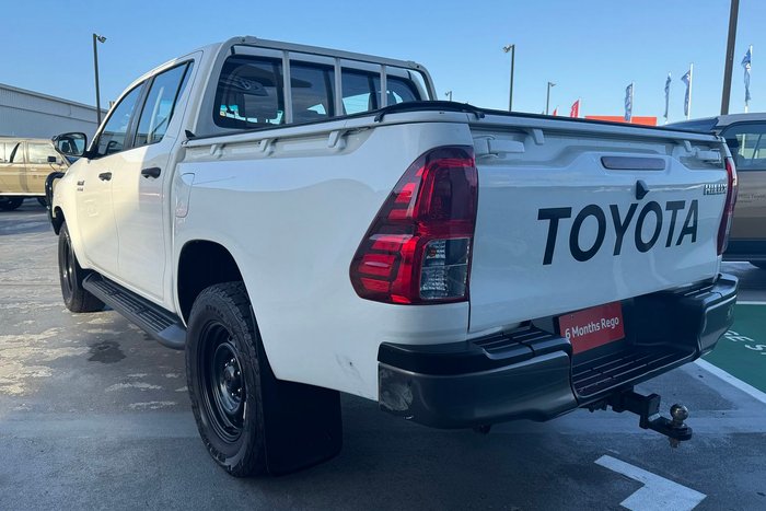 2019 Toyota Hilux SR
