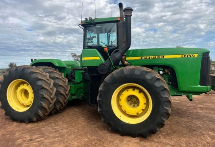 1998 John Deere 9300