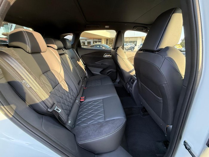 2025 Nissan QASHQAI Ti-L J12 MY25 Pearl White with Onyx Black Roof