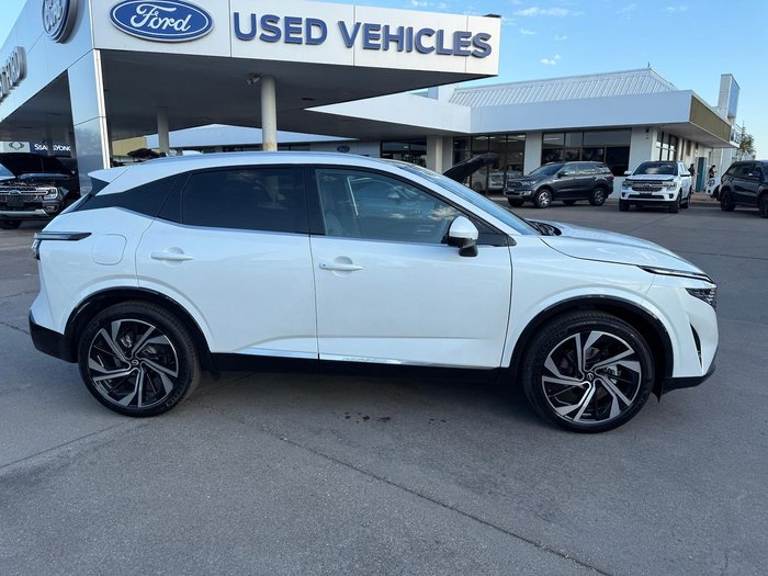 2025 Nissan QASHQAI Ti-L J12 MY25 Pearl White with Onyx Black Roof