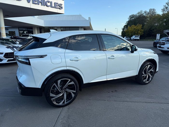 2025 Nissan QASHQAI Ti-L J12 MY25 Pearl White with Onyx Black Roof