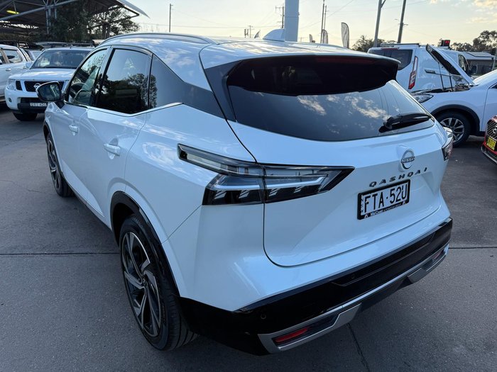 2025 Nissan QASHQAI Ti-L J12 MY25 Pearl White with Onyx Black Roof