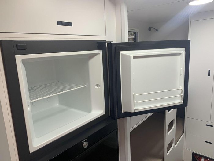 2025 Goldstream 2050 Bunk Platinum Adventure 20'5