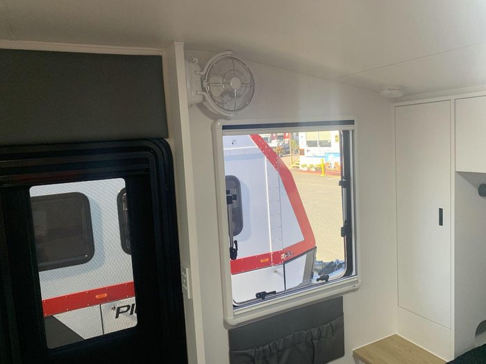 2025 Goldstream 2050 Bunk Platinum Adventure 20'5