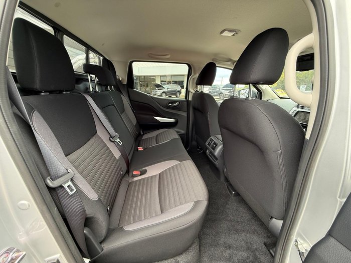 2024 Nissan Navara ST D23 MY24 4X4 Dual Range Brilliant Silver