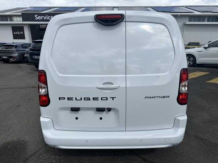 2024 Peugeot Partner Premium