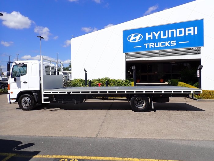 2015 HINO FE 500 WHITE
