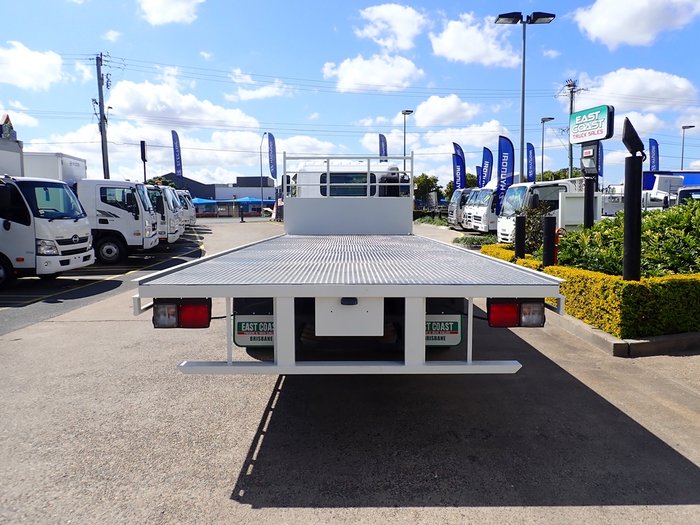 2015 HINO FE 500 WHITE