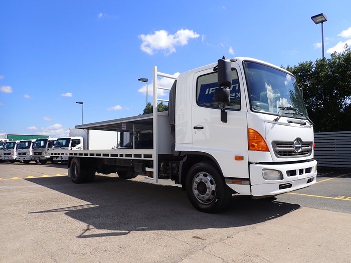 2015 HINO FE 500 WHITE