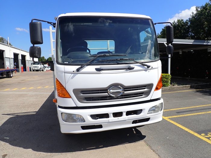 2015 HINO FE 500 WHITE