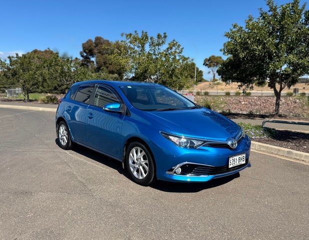 2015 TOYOTA COROLLA