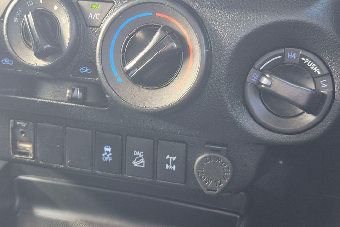 2018 Toyota Hilux SR