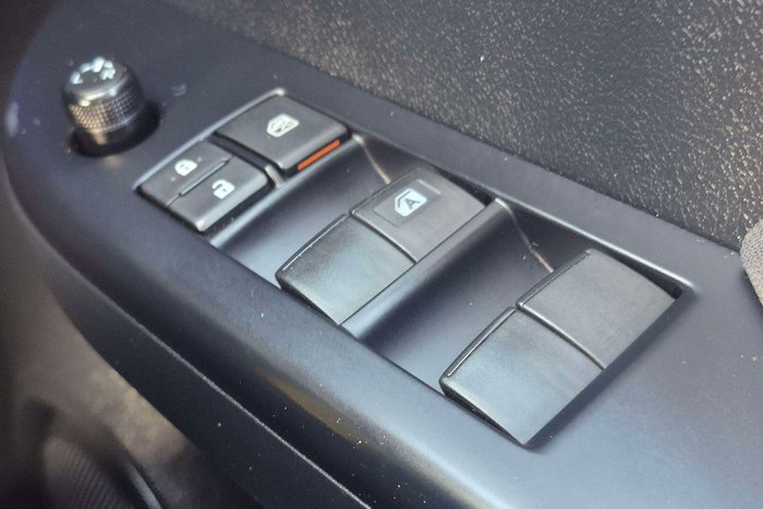 2018 Toyota Hilux SR