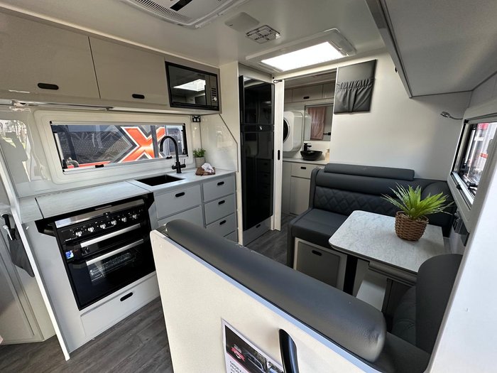 2025 JB Caravans Gator X 17'10 Fd