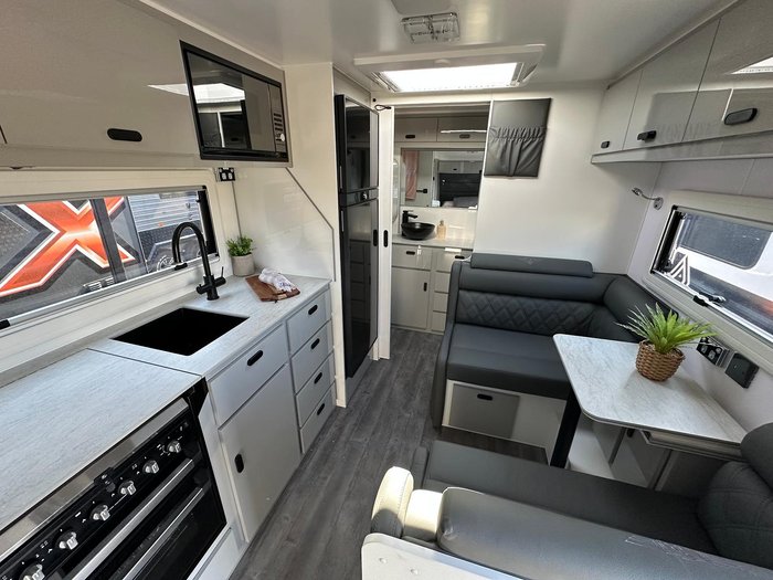 2025 JB Caravans Gator X 17'10 Fd